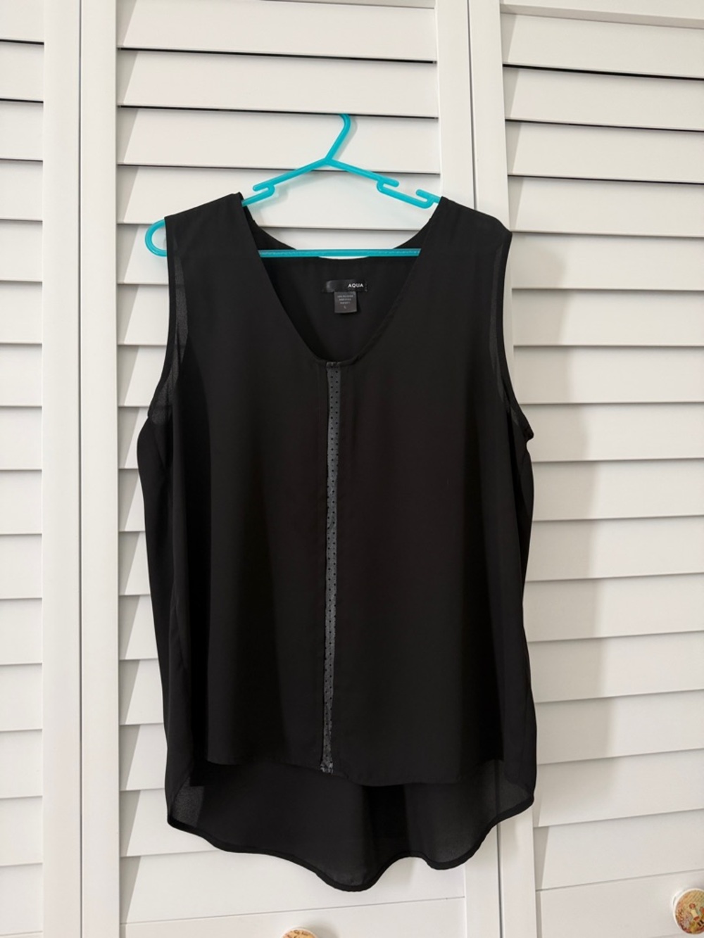 AQUA Black Sleeveless V-Neck Chiffon Front-Trim Top